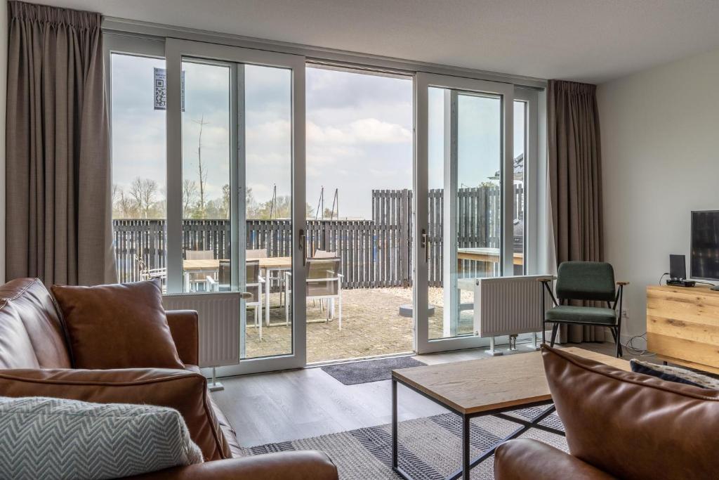 Appartement - Paviljoenwei 4 - Sneek (Offingawier) 'Havenzicht' photo 1