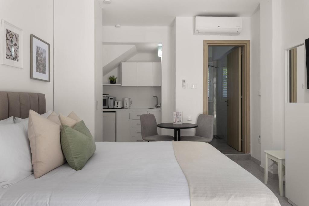 Phaedrus Living: Alkminis Seaside Suites Sand photo 3