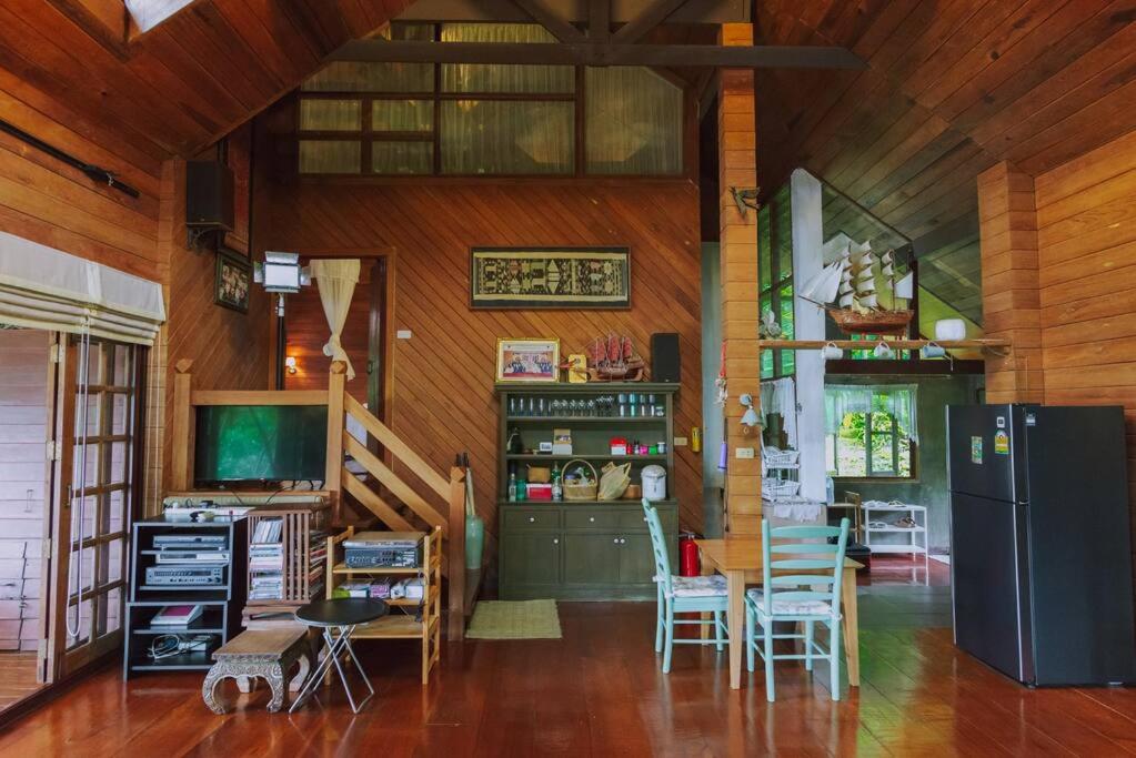 Muangkham Cabin - Tap to explore photos