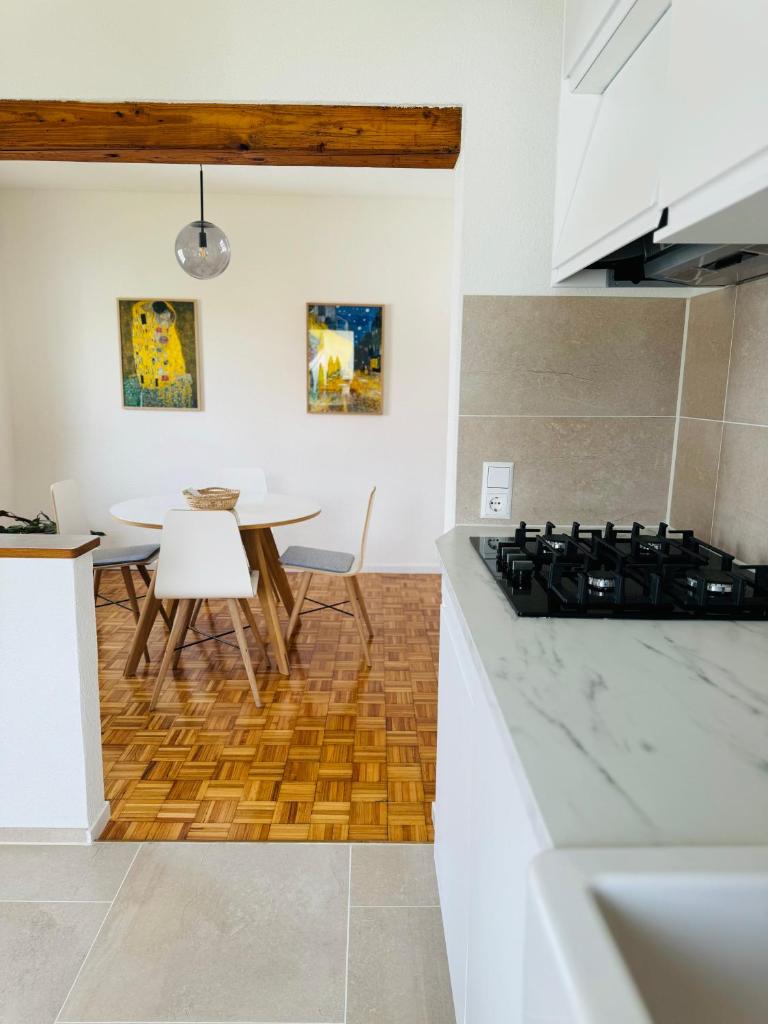 A14 Three Bed Apartment City Center photo 2