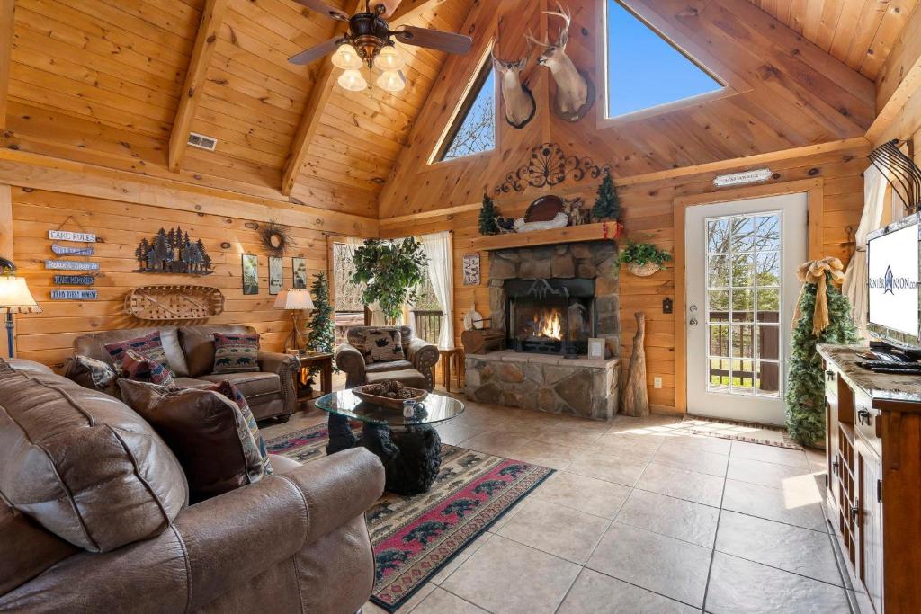 Trail's End Cabin image