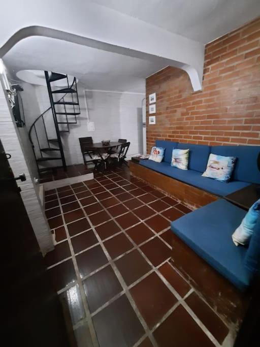 Casa simples, próxima à Praia dos Anjos