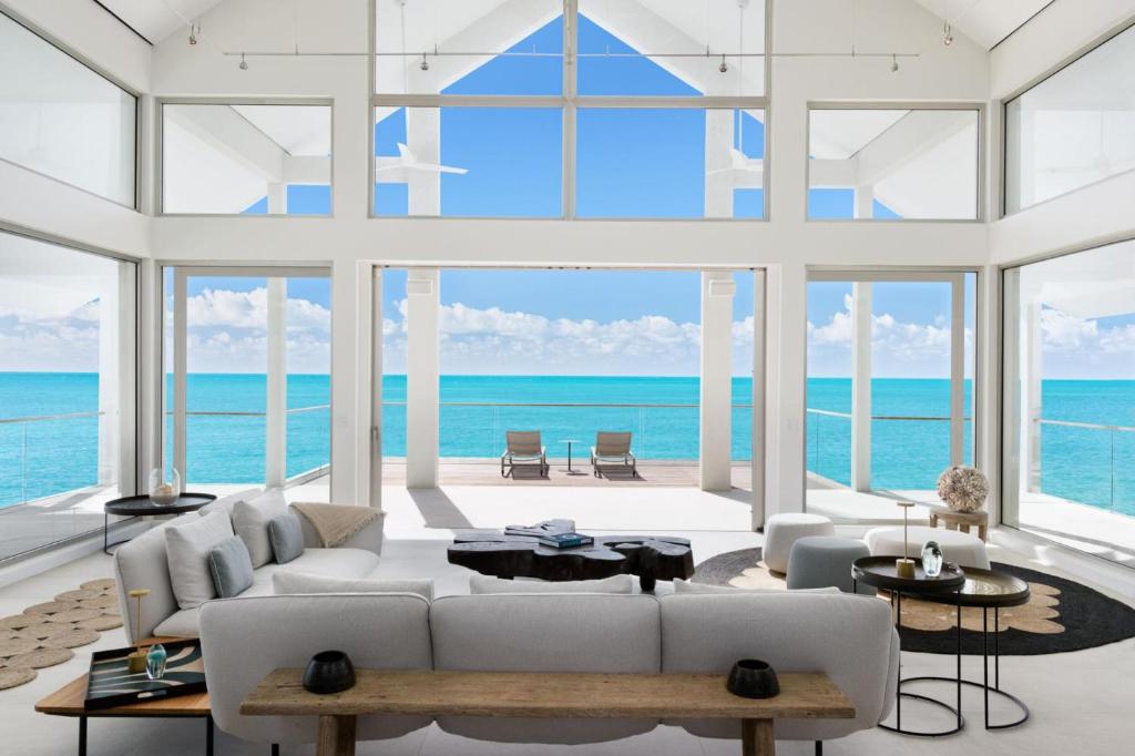 La Mer South, Luxury Oceanfront on Sapodilla Bay photo 1