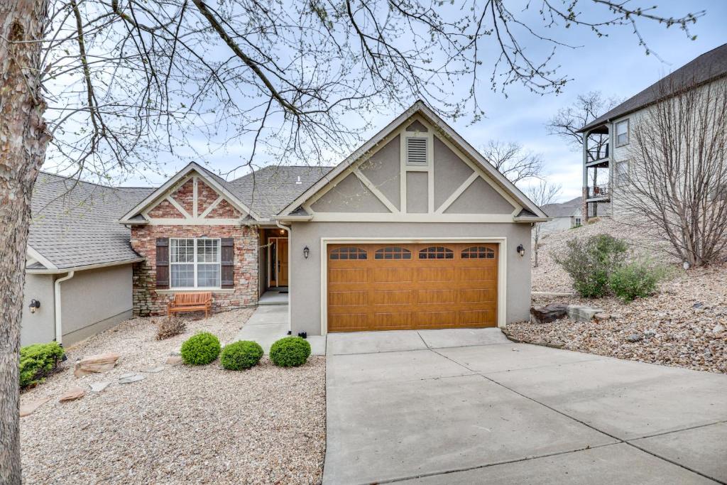 Camdenton Home with Resort Perks Great for Golfers! photo 1