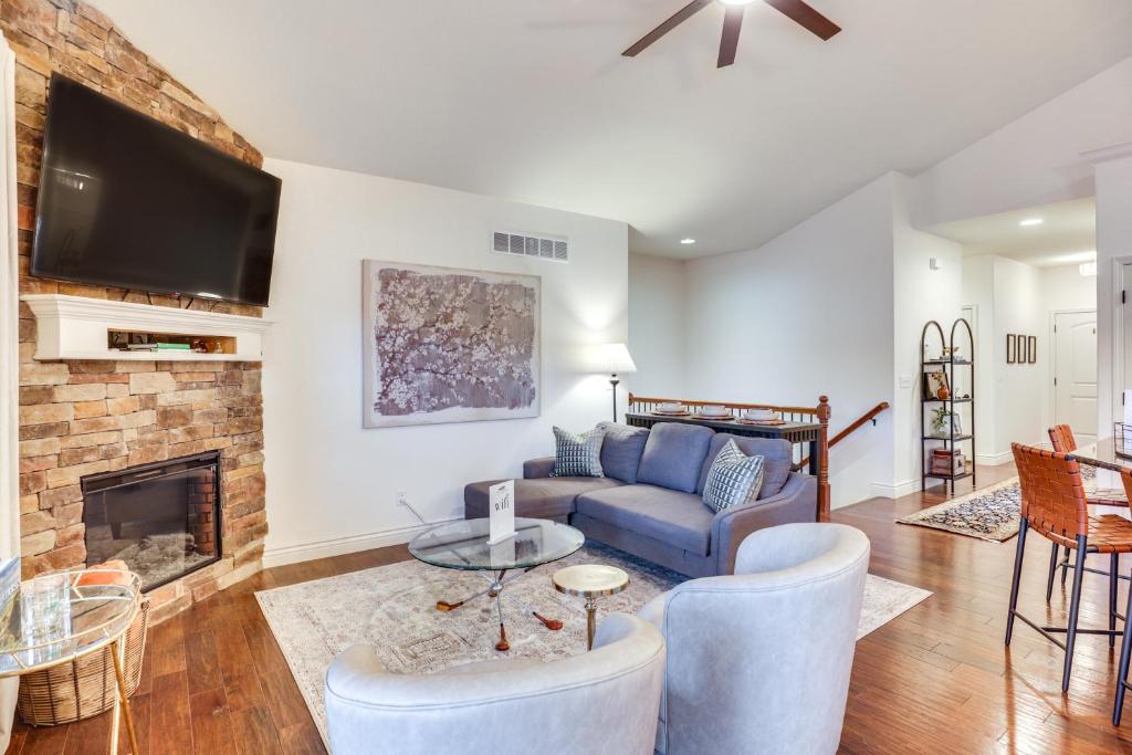 Camdenton Home with Resort Perks Great for Golfers! photo 3