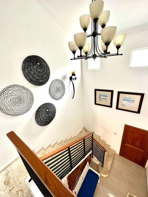 Amplia Villa en Metro Country Club photo 3