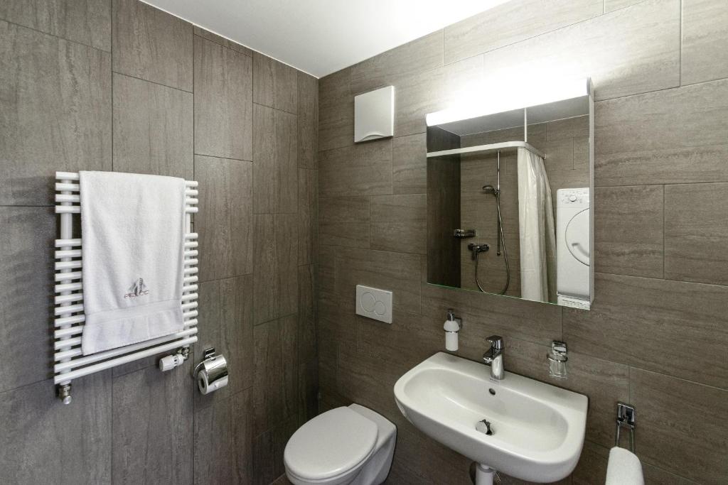 Студио (Улучшенный номер-студио Гранд), RELOC Serviced Apartments Zurich-Oerlikon