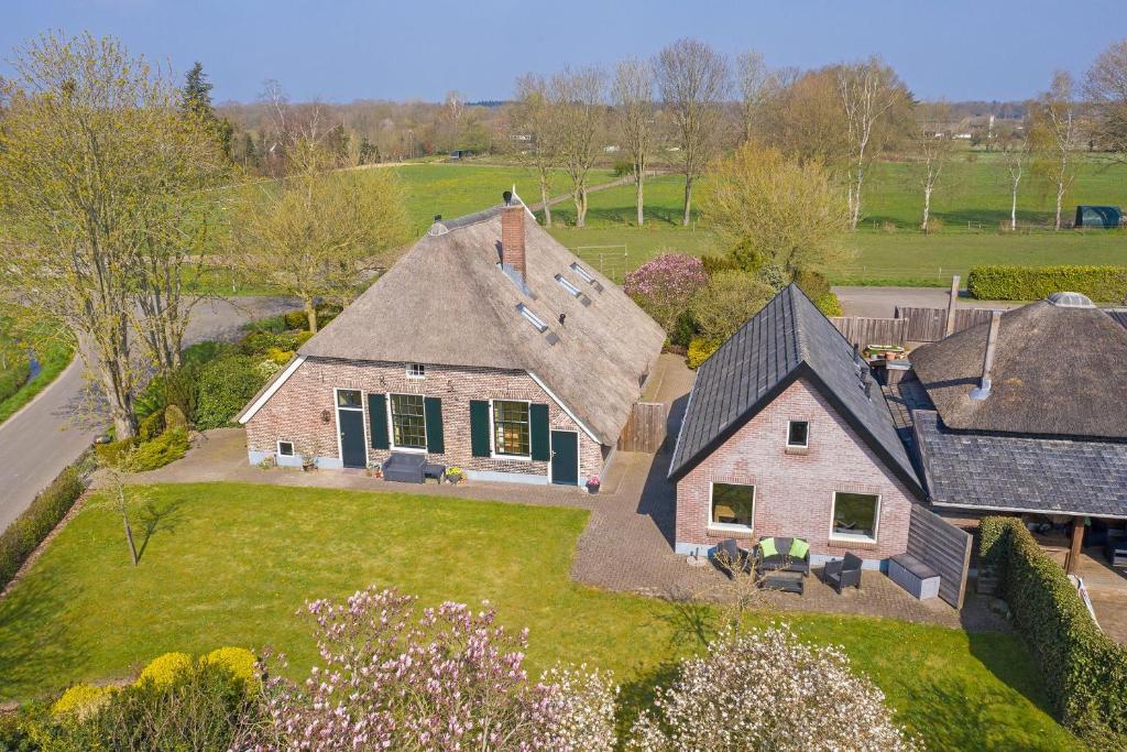 Hanendorper Hoeve - gastenhuisje bij monumentale boerderij