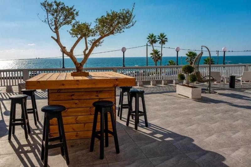 Royale Bat Yam photo 3