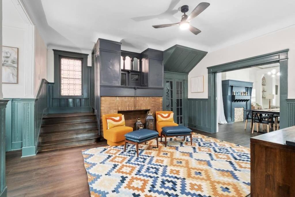 Luxury Living: Grand 7BR/5BA near Everything photo 4