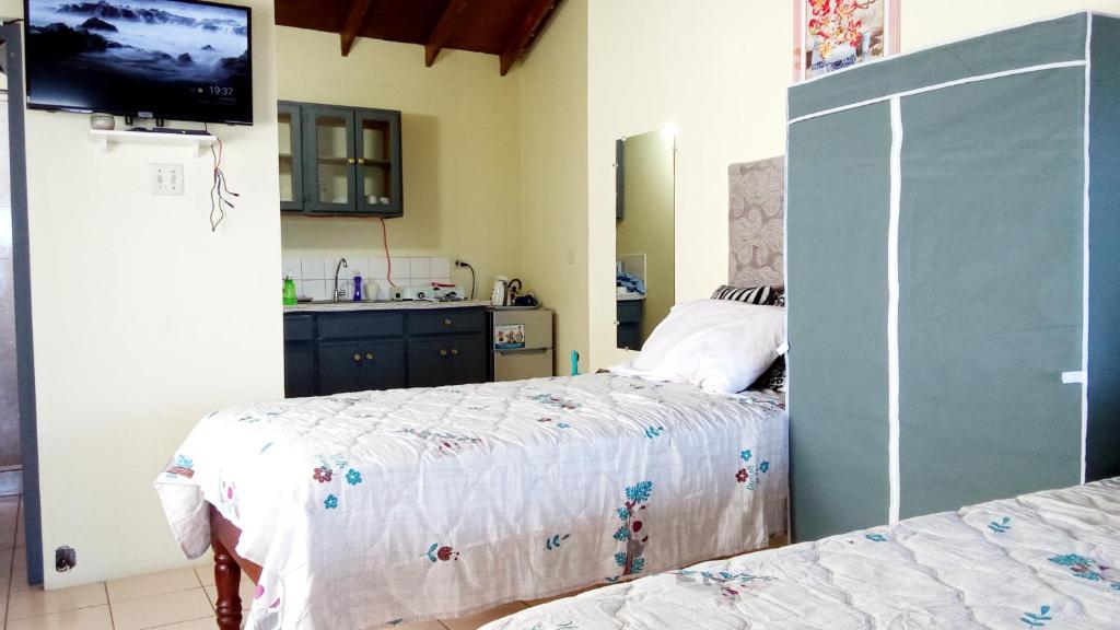 Discover Paradise: Budget Studio Beach Condo Beckons on Jamaica's North Coast! photo 4