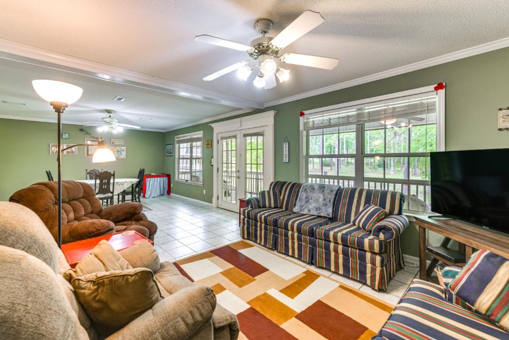 Abbeville Cottage with Grill Steps to Lake Eufaula! photo 1