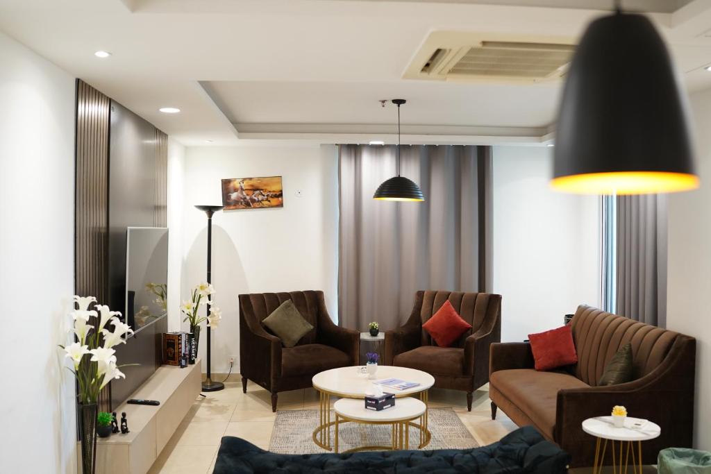 Chapter One by VillaVerde Escapes - Goldcrest Mall