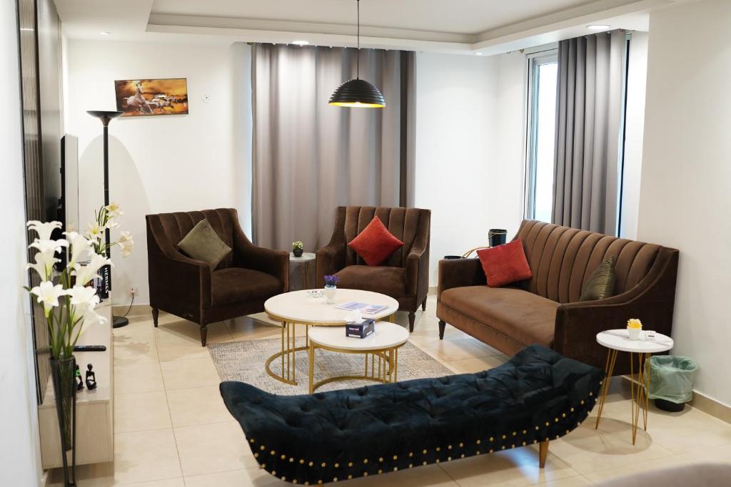 Chapter One by VillaVerde Escapes - Goldcrest Mall photo 4