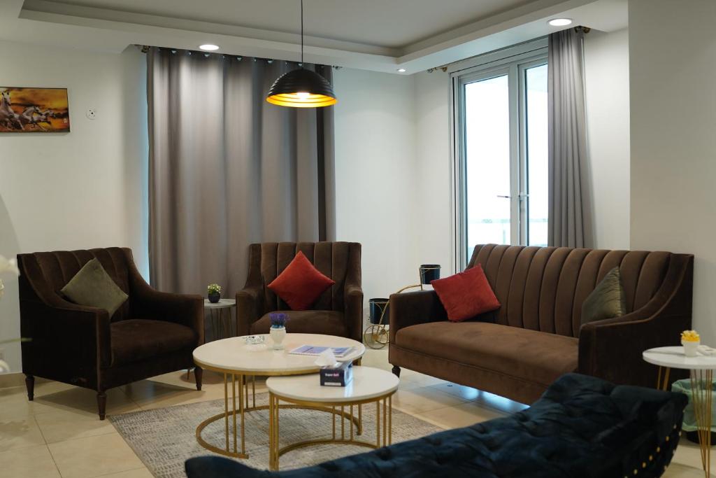 Chapter One by VillaVerde Escapes - Goldcrest Mall photo 1