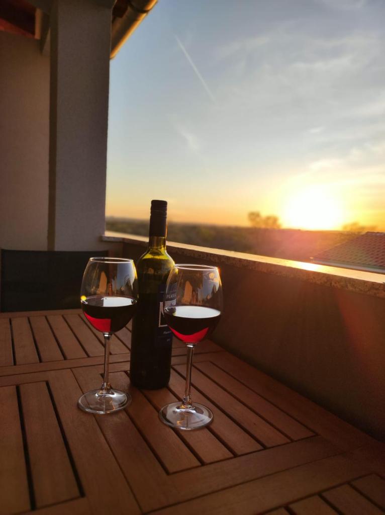 Sunset Luxury Apartment photo 3