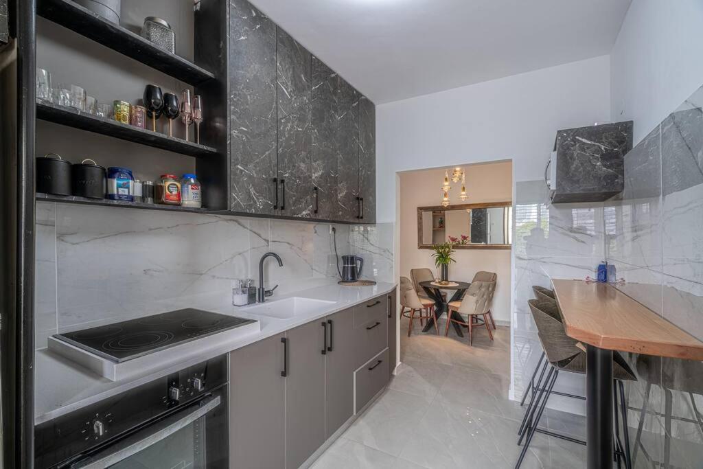 Kikar Hamedina Dream 3 BR photo 2