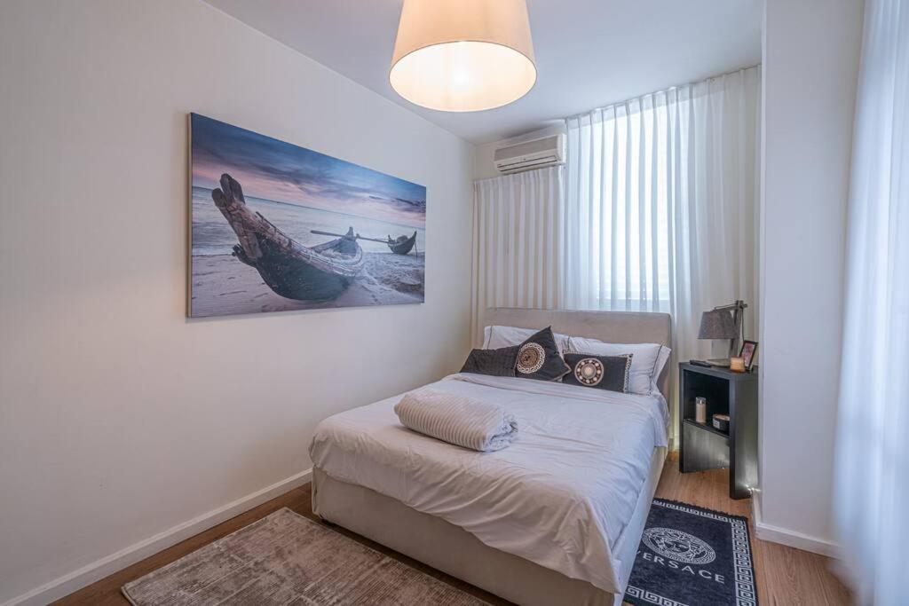 Kikar Hamedina Dream 3 BR photo 4