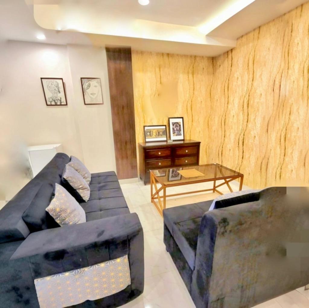 Eco-friendly 1 Bedroom Apartment facing Eiffel tower photo 1