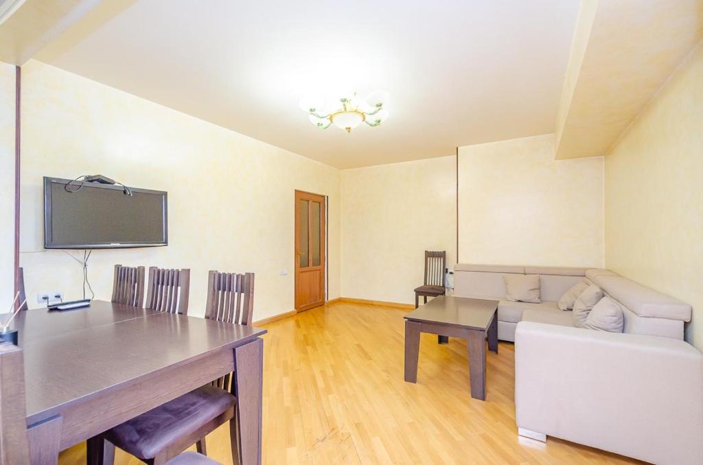 Amiryan15/7 Excellent apartment in the center photo 1