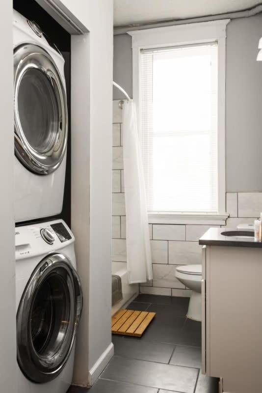 Spacious 3 BR Apt In CWE photo 1