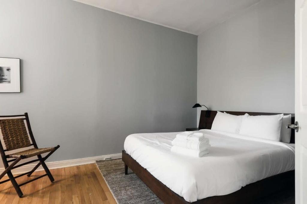 Spacious 3 BR Apt In CWE photo 4