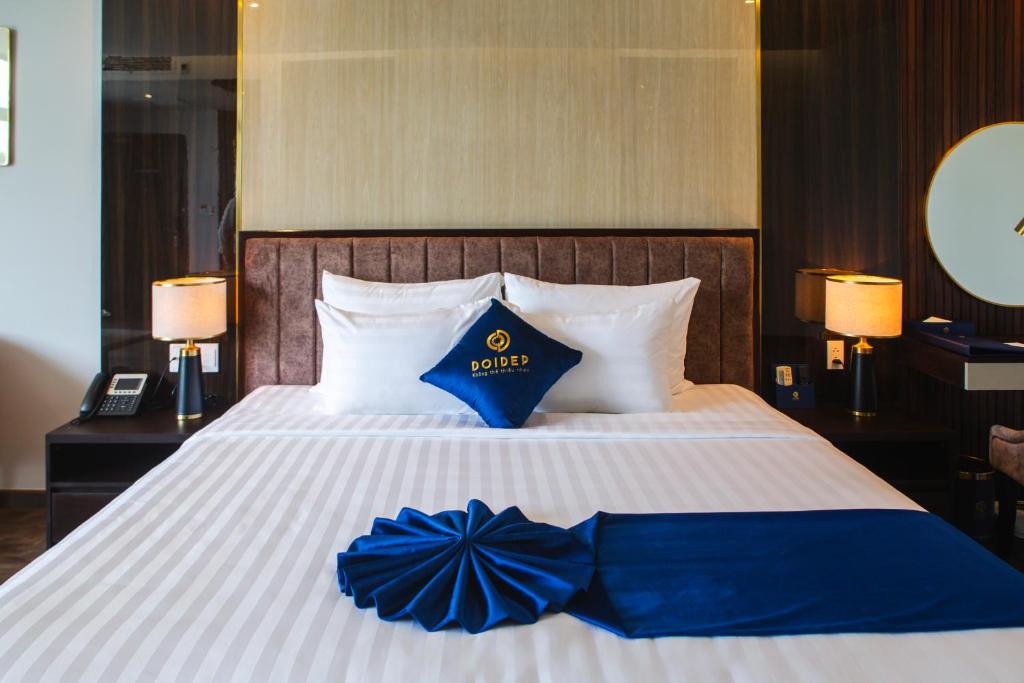 SANDALS AQUILA HOTEL