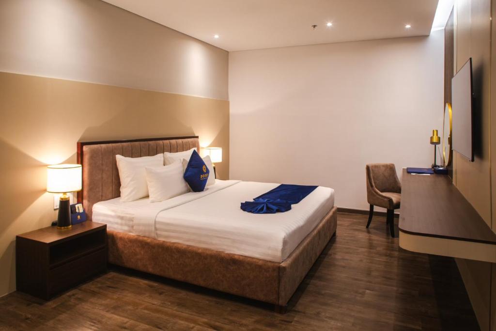 SANDALS AQUILA HOTEL