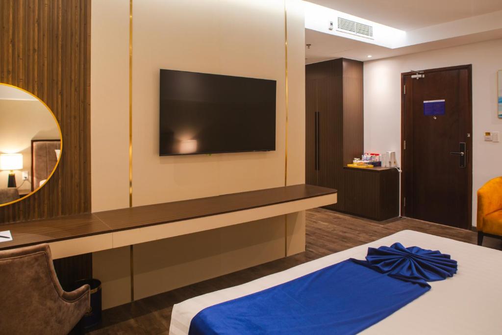 SANDALS AQUILA HOTEL