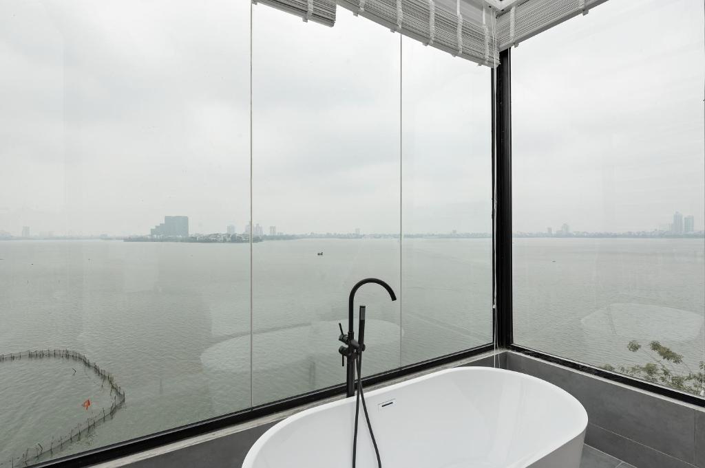 Lakeview Residence Hotel