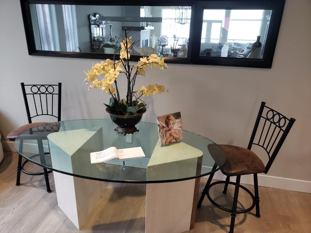 EdgeWater Luxury Suite photo 1