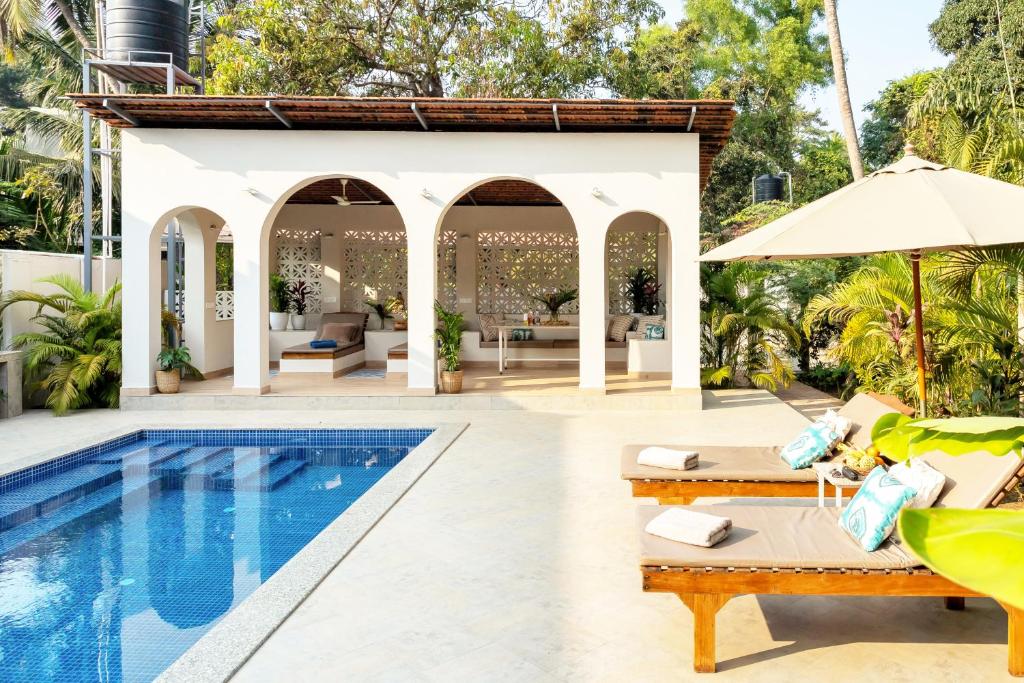 Tropical Villa with private pool near Calangute