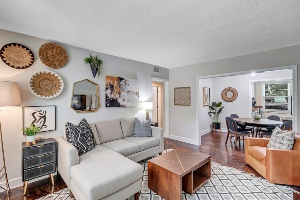 Modern 2 BR Condo - 2 block from San Marco image