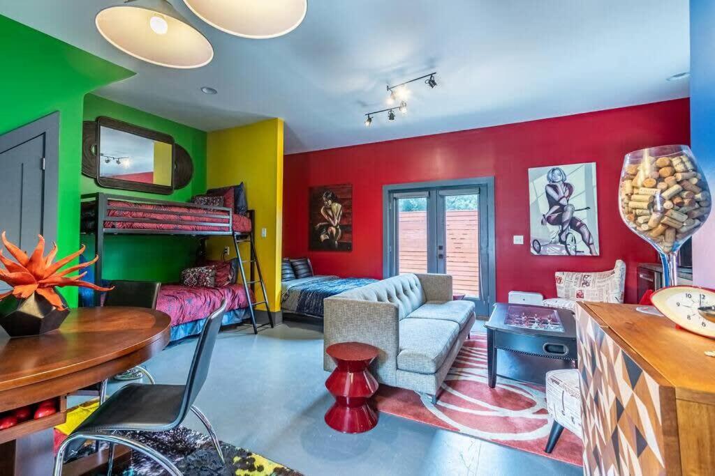 Unique studio w pool spa & gardens near downtown photo 3