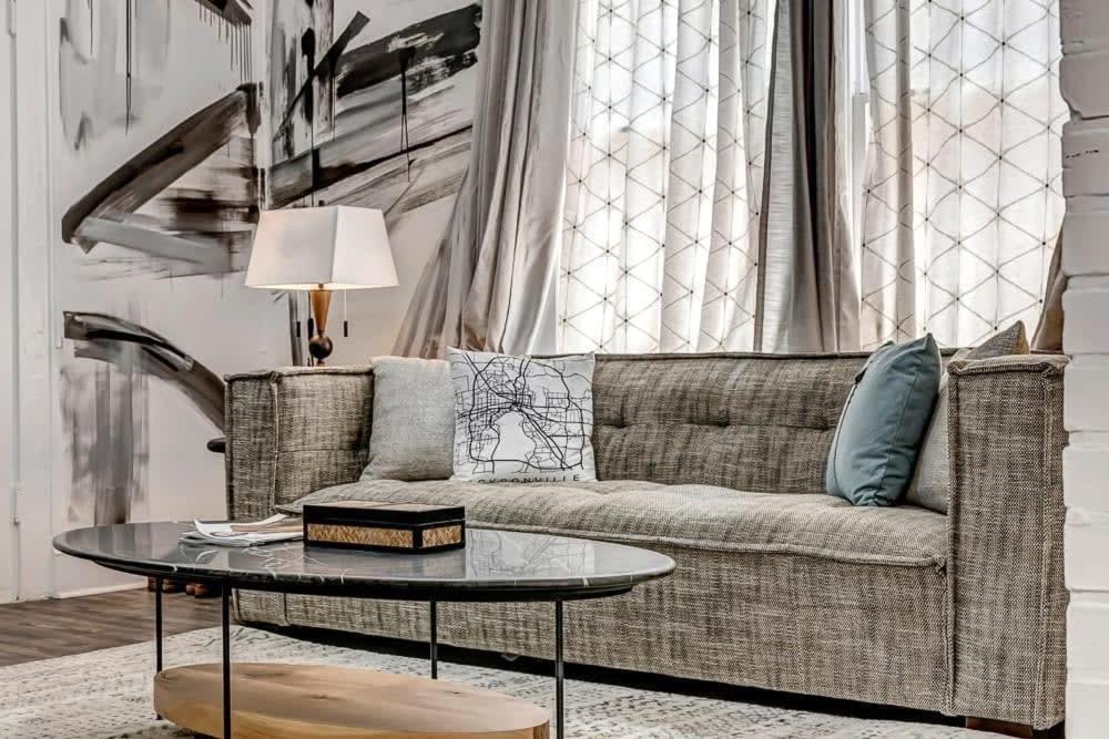Contemporary Apartment - 5 Min To TIAA Bank Field! photo 3