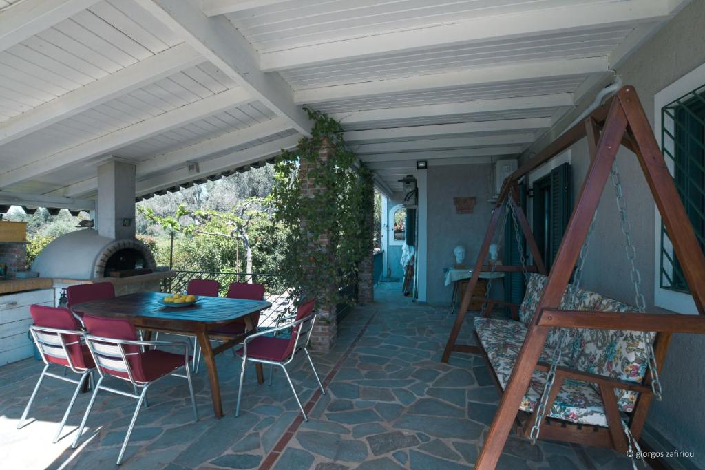 Nerotrivia Villa - Ocean Panorama and Lush Gardens photo 1