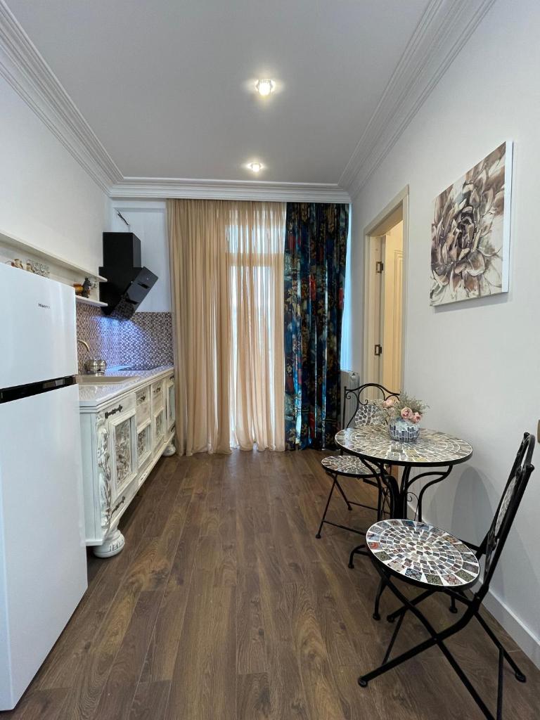 Picasso Apartment Kutaisi photo 3