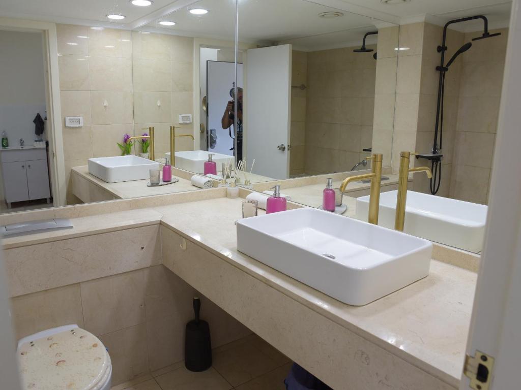 Haifa Almog Tower- "Blue Reef" Suite On The Sea photo 4