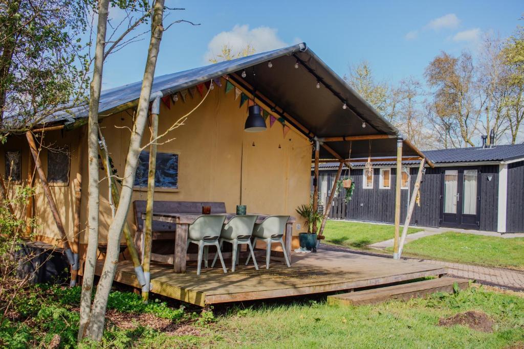 Glamping-tent 'Yatra Nirvana' met privé keuken en regendouche