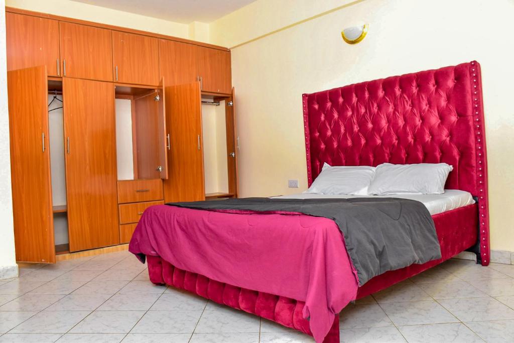 DESIRED 2 BEDROOM Apartment photo 3