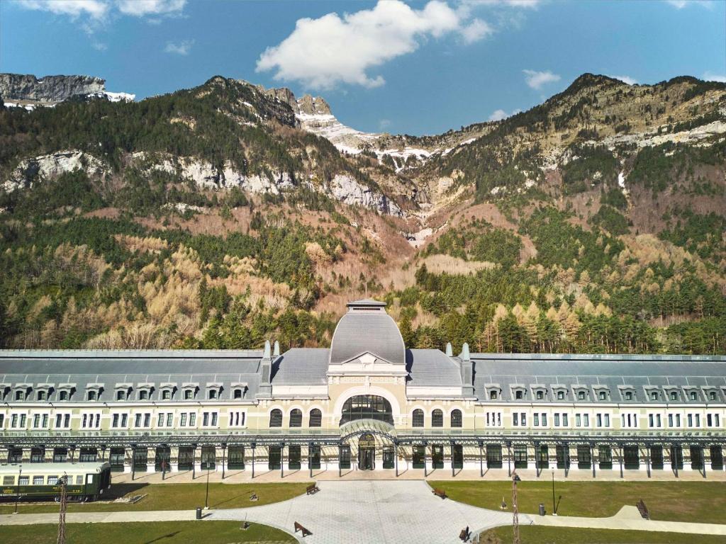 Canfranc Estación, a Royal Hideaway Hotel - Gran Lujo
