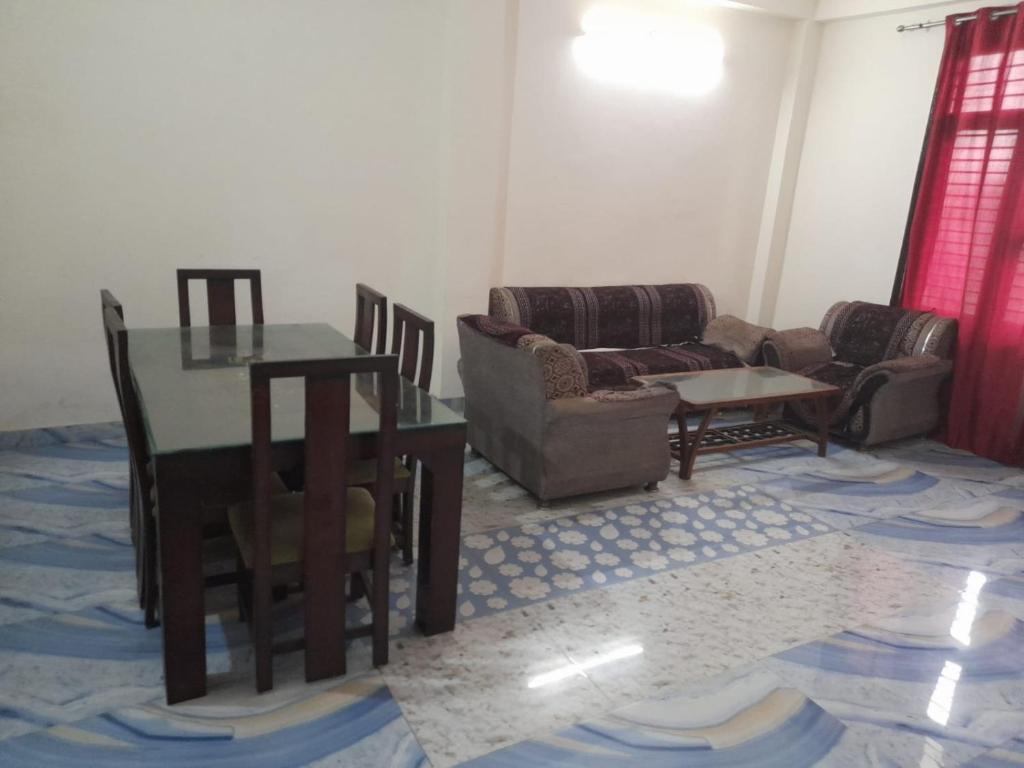 CR Guest House photo 3