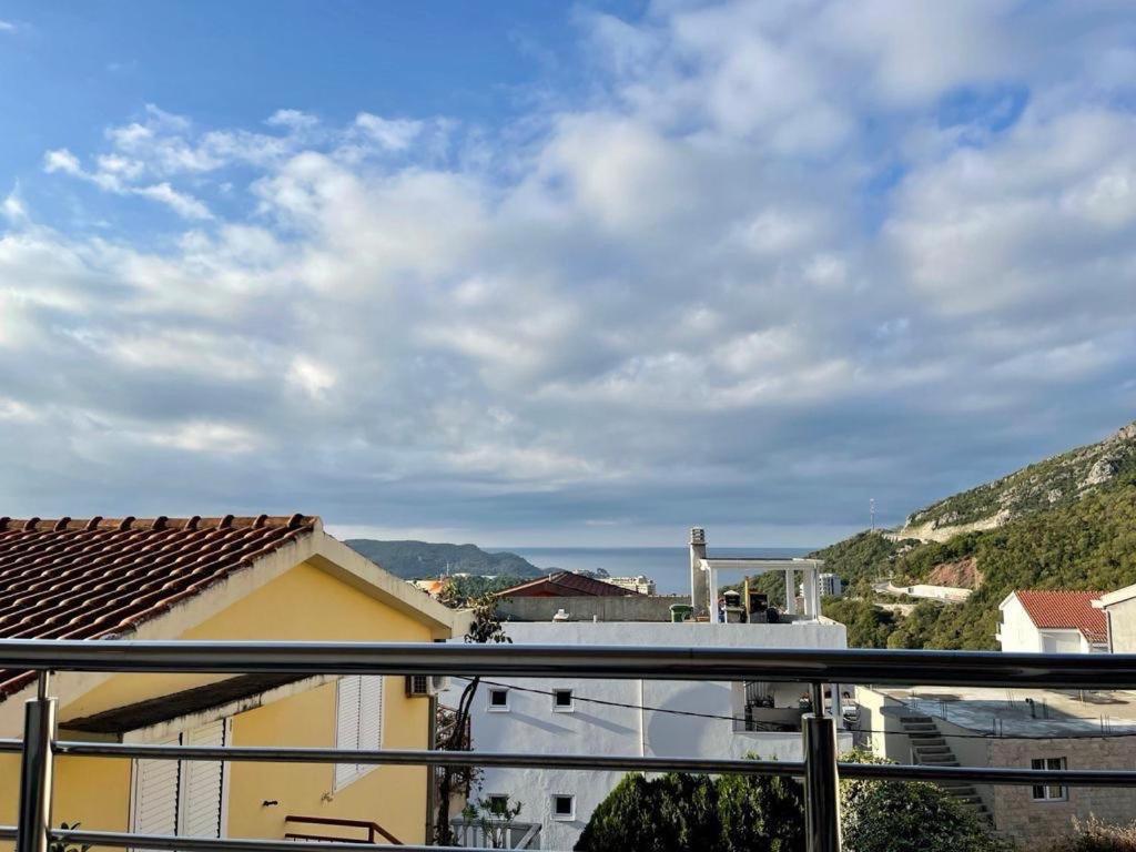 Becici Apartment