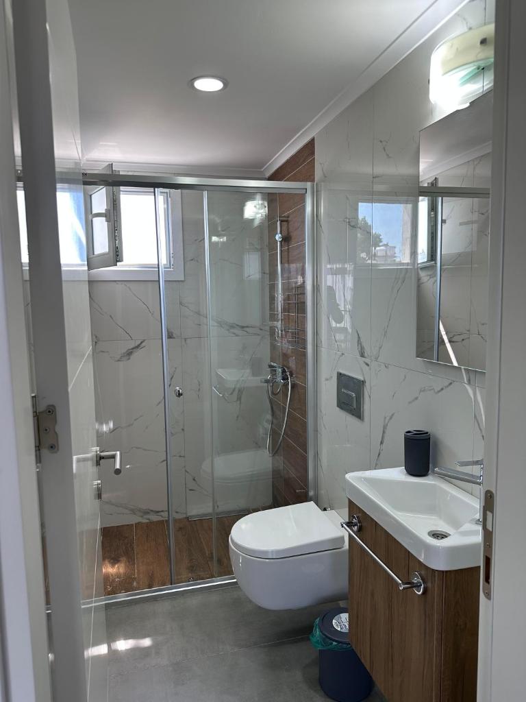 İskelede denize sıfır havuzlu sitede Loft 1+1 photo 1