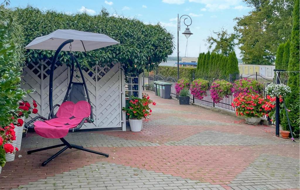 3 Bedroom Gorgeous Apartment In Nowe Warpno photo 2
