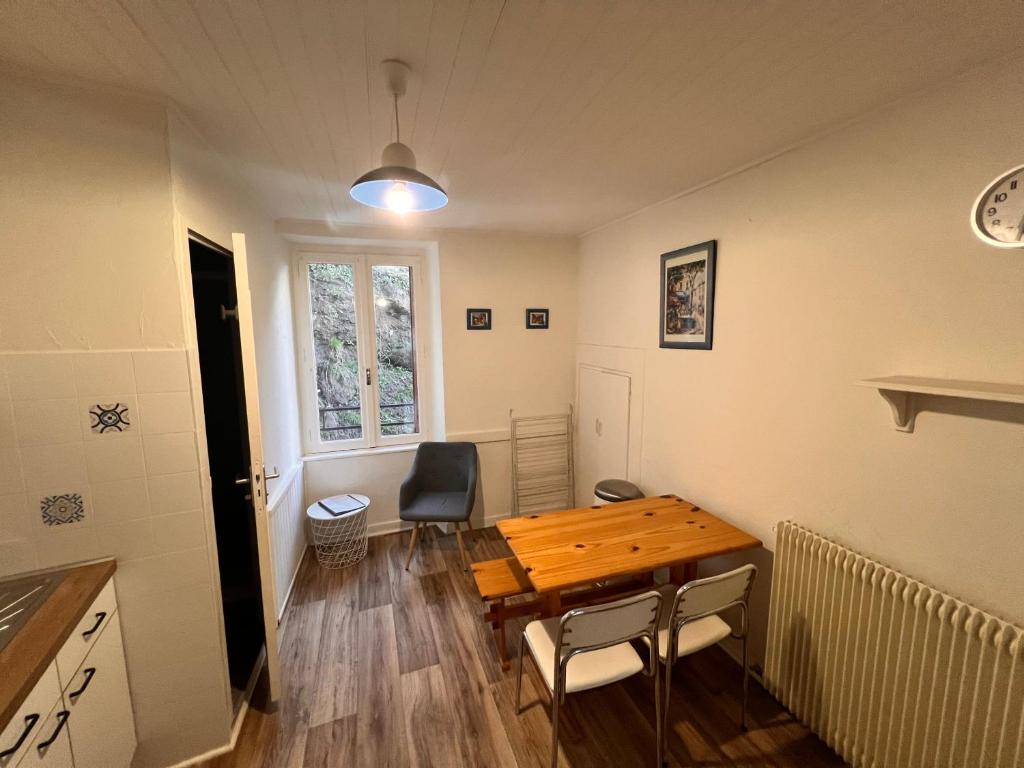 Appartement 4 personnes, wifi, proche centre et thermes photo 4