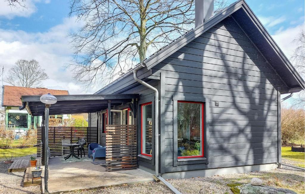 2 Bedroom Cozy Home In Hssleholm photo 1