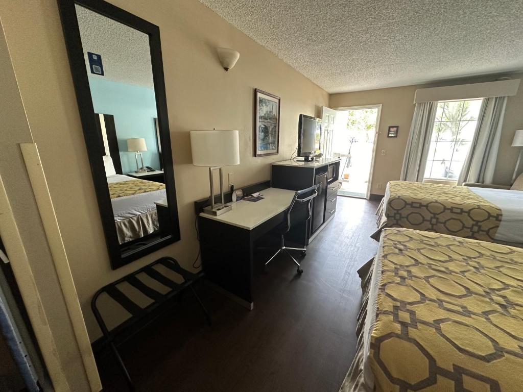BAYMONT BY WYNDHAM THOMASVILLE photo 2