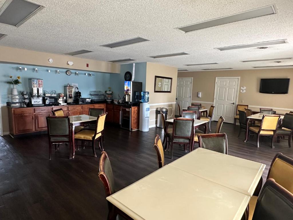 BAYMONT BY WYNDHAM THOMASVILLE photo 3