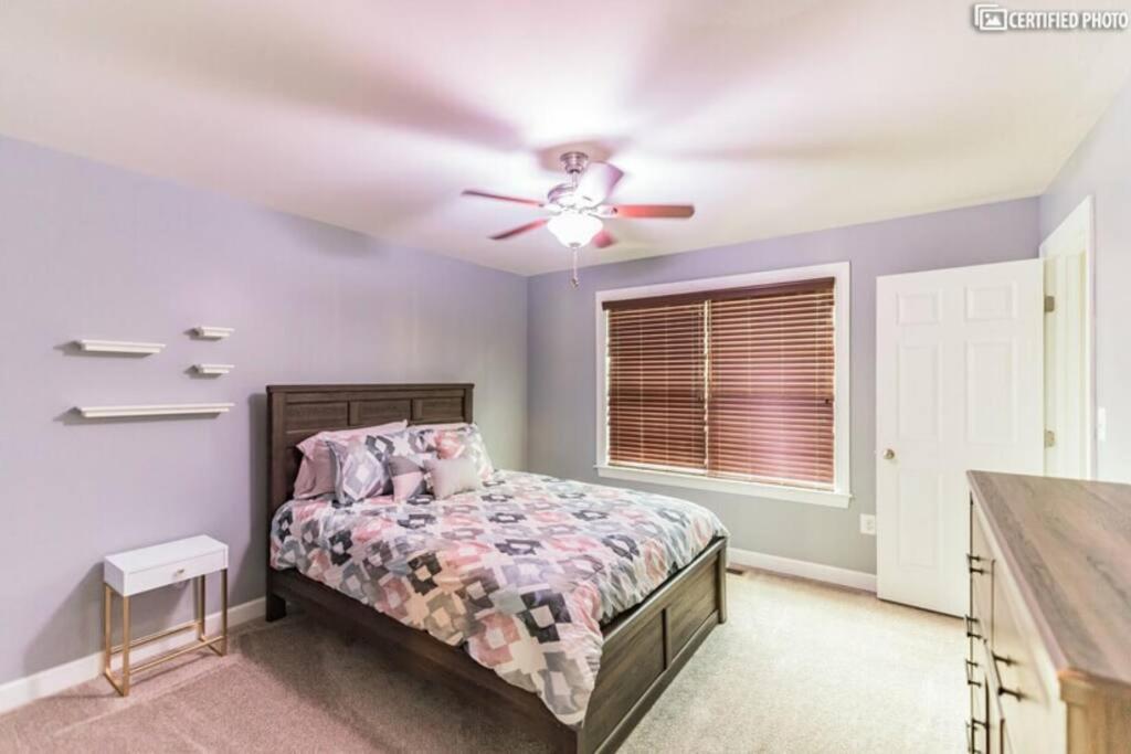 Luxurious 5 bedroom home in premier Loudoun Cty VA photo 1